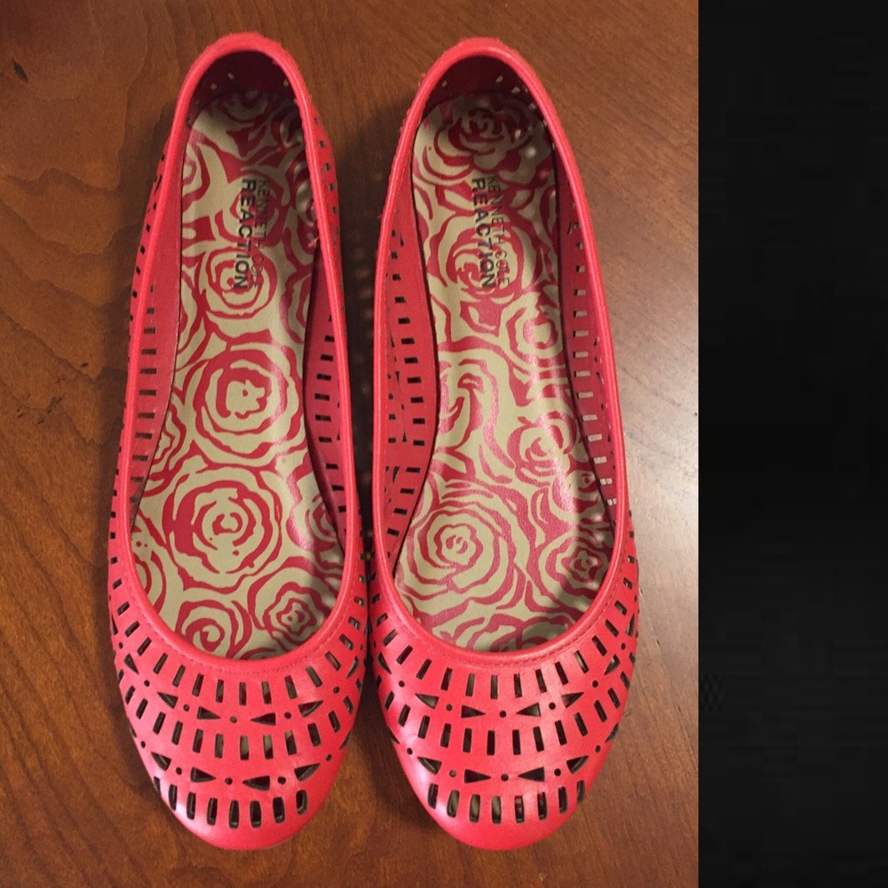 Kenneth Cole Reaction Flats